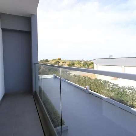 Prestige With Pool By Homing Apartment