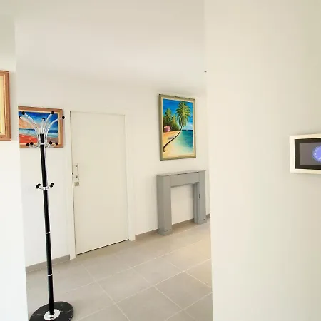 Appartement Prestige With Pool By Homing