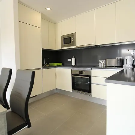 Prestige With Pool By Homing *