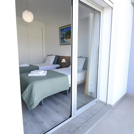 Prestige With Pool By Homing Lägenhet *